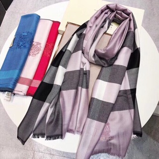 Khăn choàng burberry