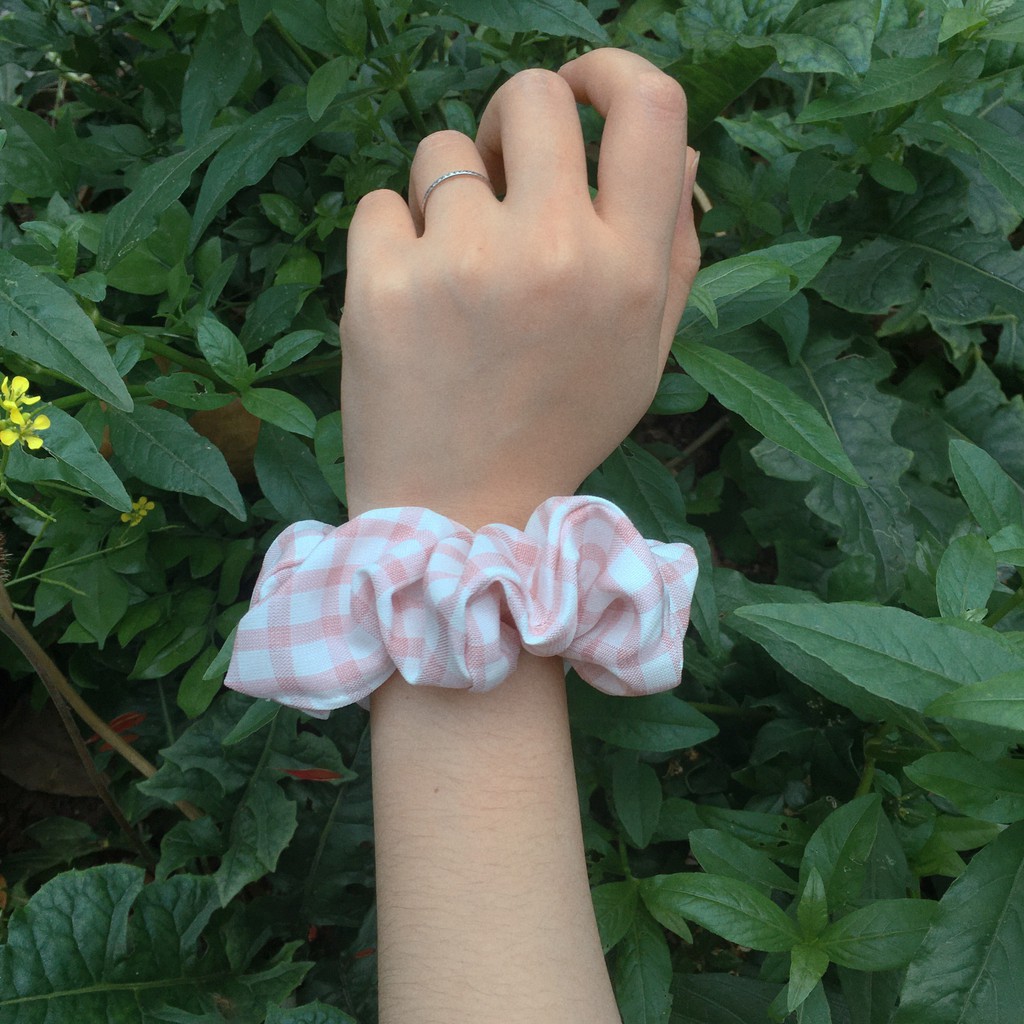 Scrunchies CARO đẹp xỉu - vòng tay vải xinh, thiết kế độc đáo, thời trang teen Việt Nam