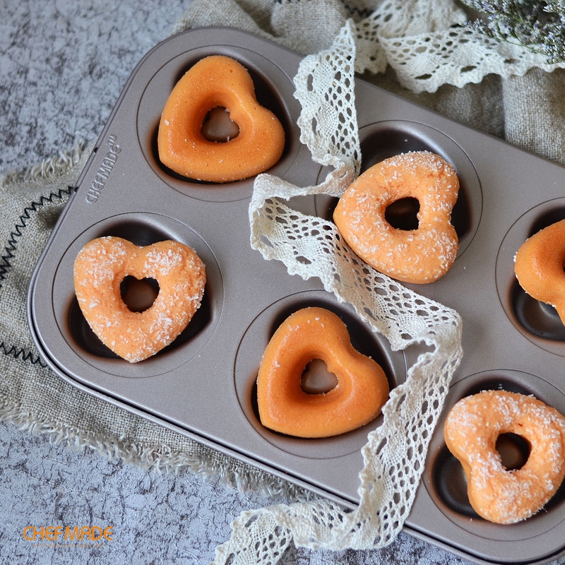 CHEFMADE Khuôn Nướng Bánh Donut 6 Ô Hình Trái Tim Dạng Trụ WK9298