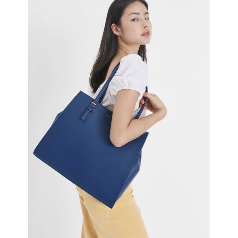 Giày thể thao Charles n keith