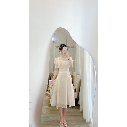 VÁY TƠ TAY XẾP KÈM HOA