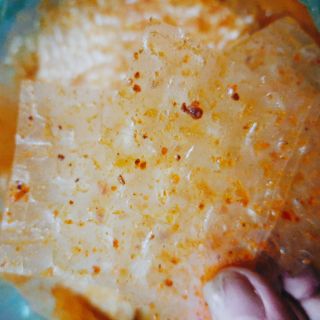 200gr Bánh tráng mỏng trộn sate , hành phi, tỏi phi & muối tôm vị khô bò