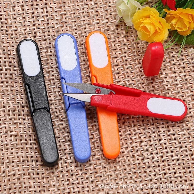 Kéo cắt chỉ có nắp đậy