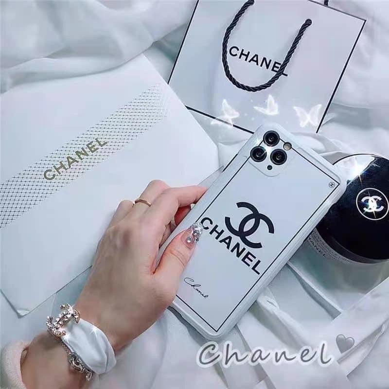 Ốp C.H.A.N.E.L trắng đen