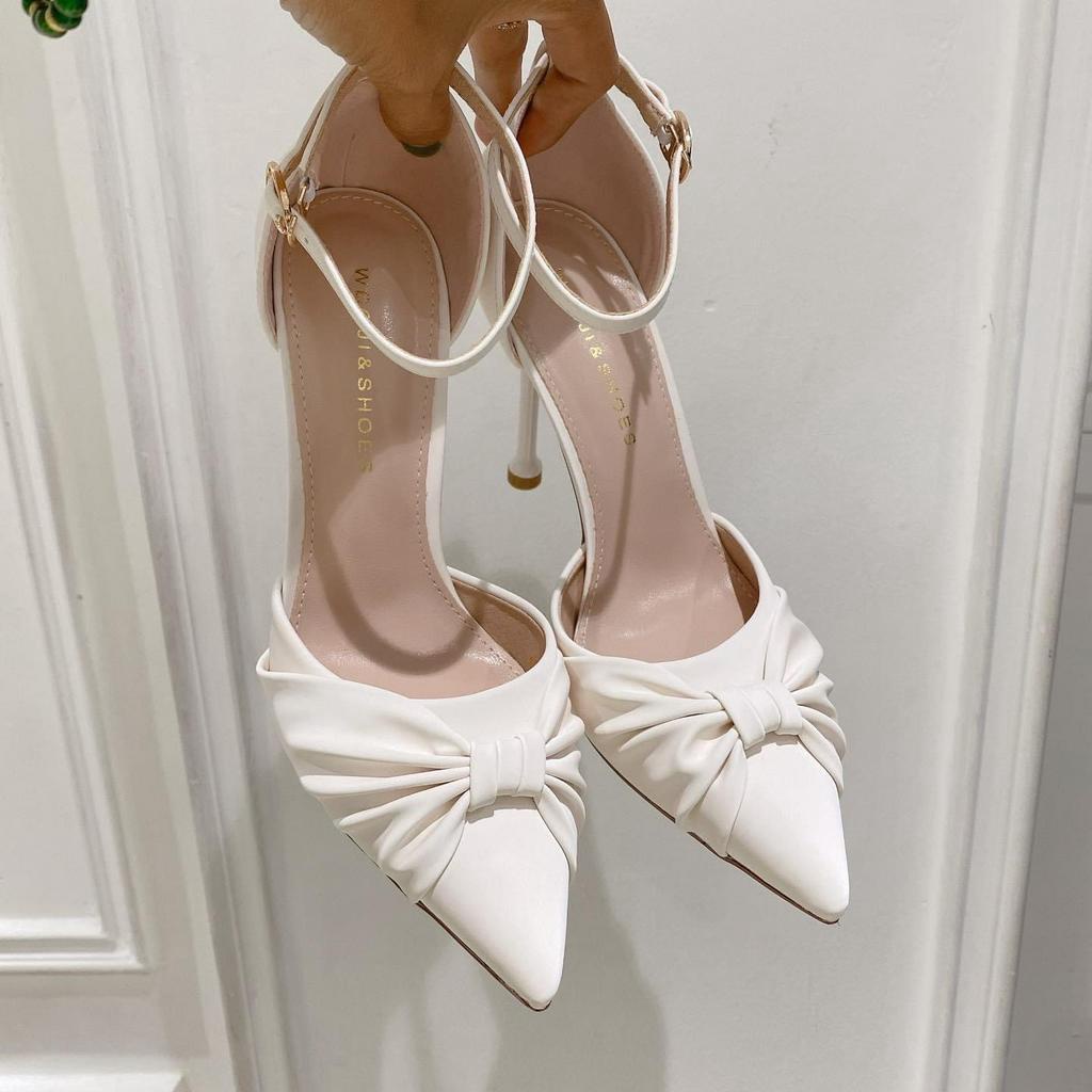 Sandal da mịn bít mũi nơ dúm quai cài gót đũa nhỏ - 9P