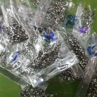Chuôi dùng để đóng hạt trai trang trí quần áo, nón, túi xách vải