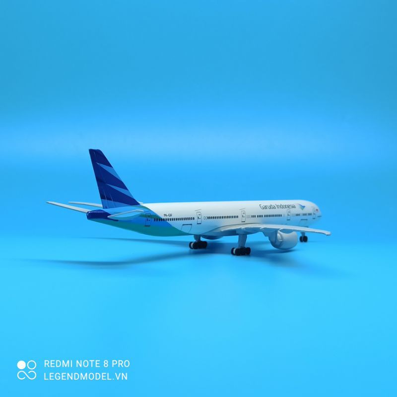 Mô hình máy bay Garuda Indonesia Airlines Boeing 777 20cm