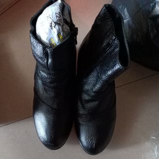 Bốt đẹp gửi em Hiền.