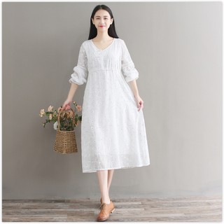- đầm trắng in hoa nhí lãng mạn