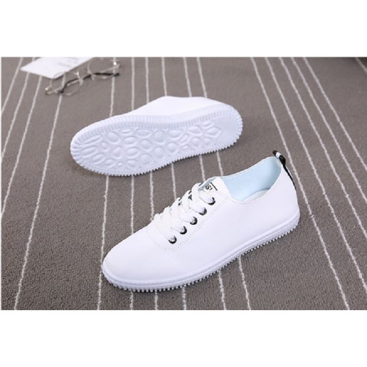 Giày sneaker nữ