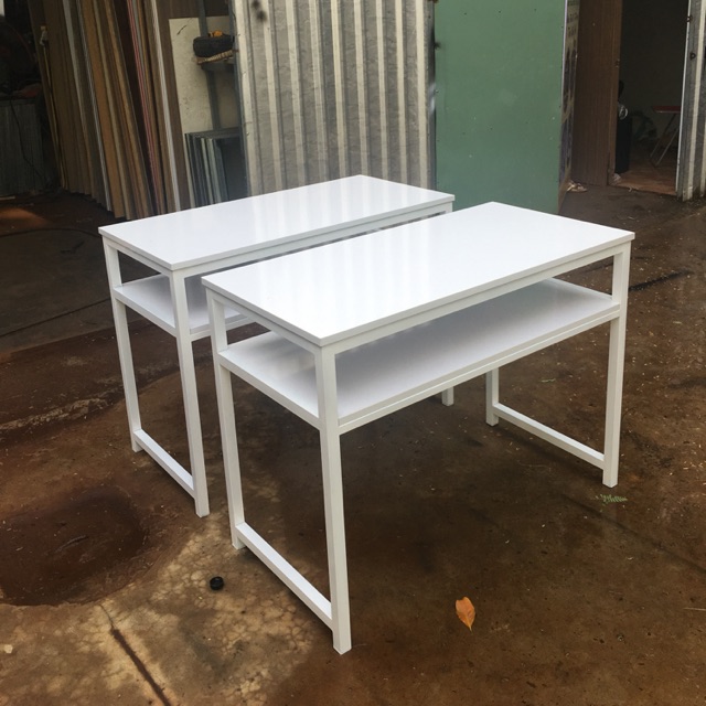 Bàn nail tay, bàn nail nhỏ, bàn làm nail có hộc để đồ dài 1m chất liệu lkhung sắt mặt gỗ.