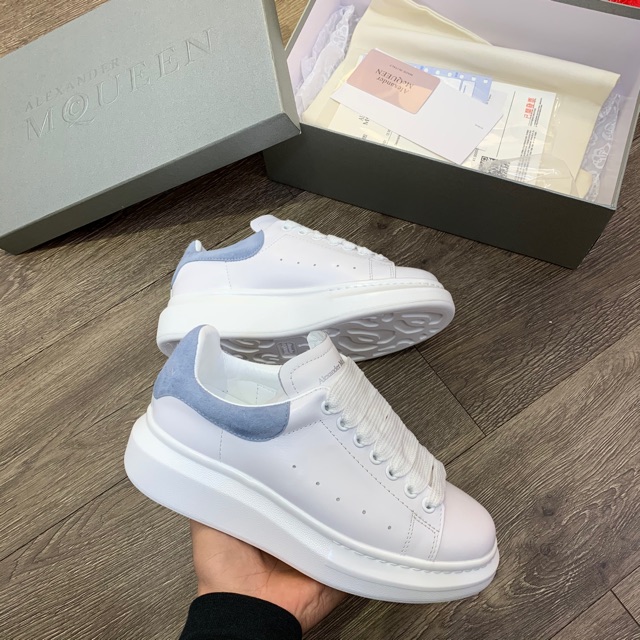 Giầy mcqueen trắng gót xanh nhạt siêu cấp ( full box + free ship )