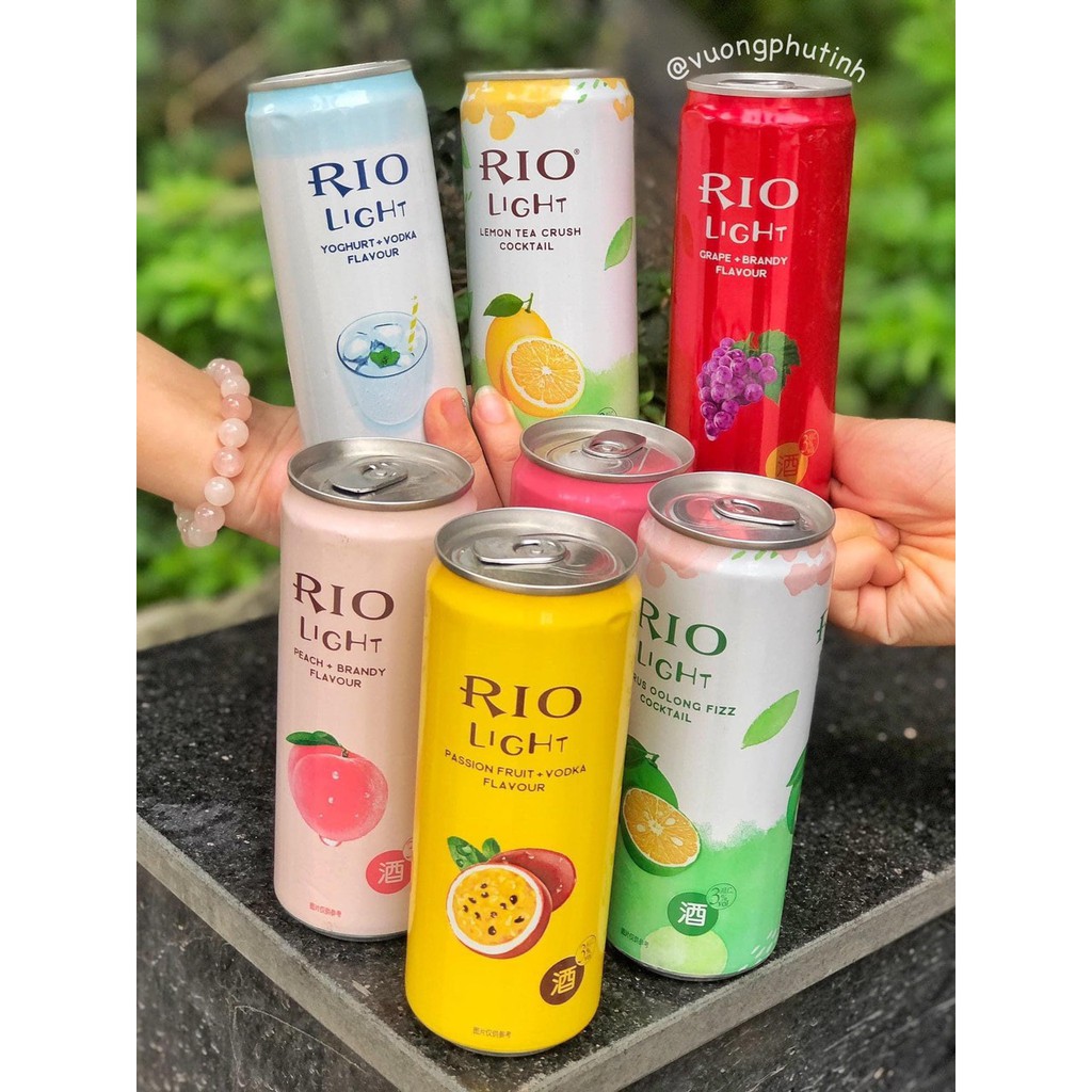 Nước uống trái cây lên men cao cấp Rio light lon 330ml