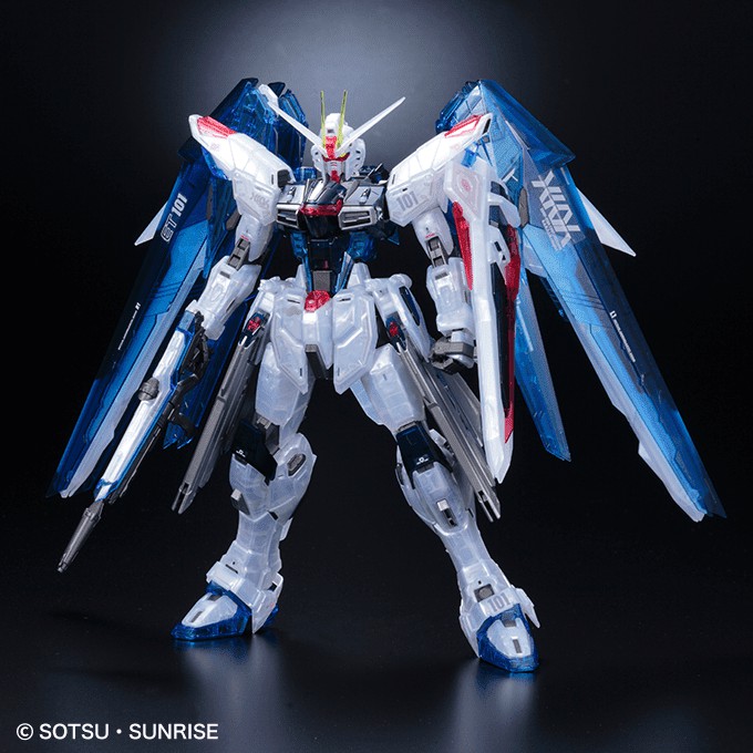 Mô Hình Lắp Ráp Gundam MG Freedom 2.0 Clear Color (The Gundam Base Limited)