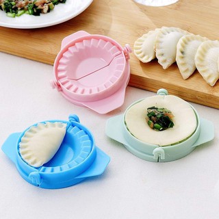 Khuôn làm bánh xếp sủi cảo tiện dụng cho nhà bếp