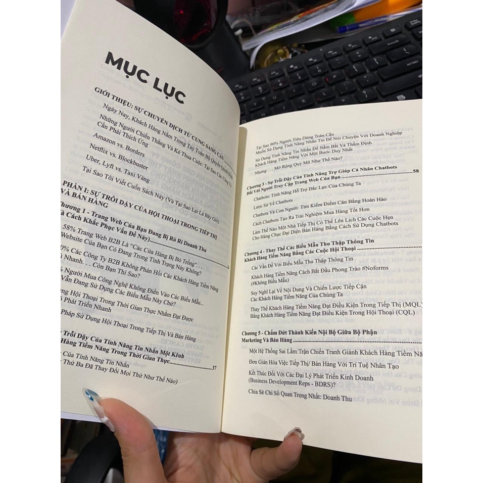 Sách - Inbox Marketing : Xin chào . Tôi có thể giúp gì cho bạn ?