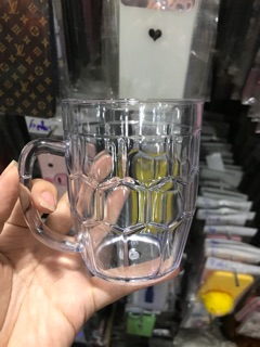 Ly quai nhựa mica