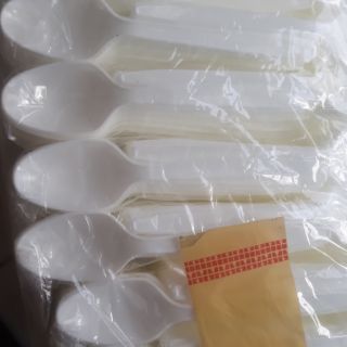Muỗng nhựa 7.000/100 cái
