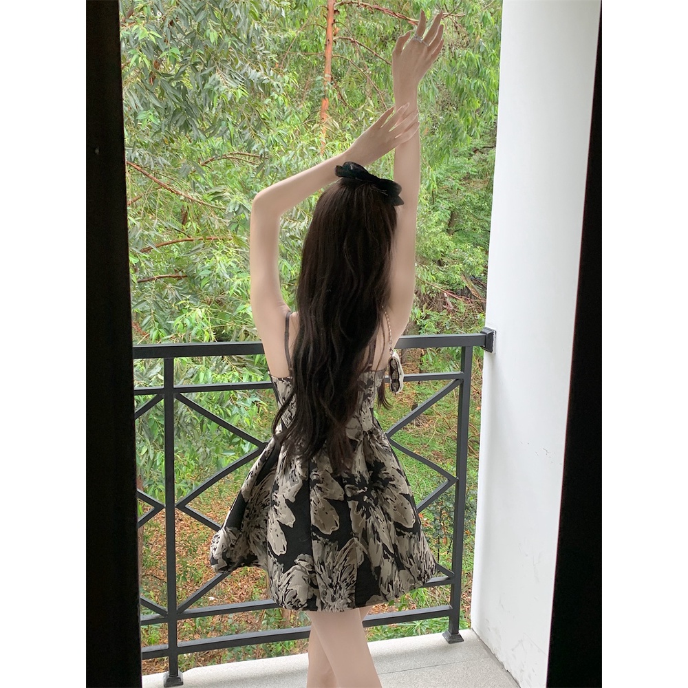 Đầm Nữ Hai Dây Dáng Chữ A Thắt Nơ Eo Thêu Hoa Phong Cách Hàn Quốc Mới