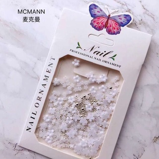 Hoa nhí gắn móng tay