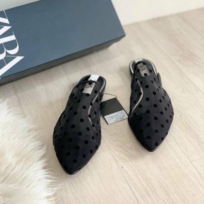 Giày sandal ZARA đế bằng cho nữ