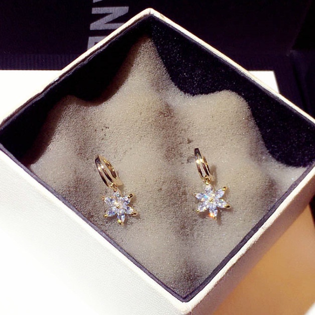 Bông Tai Hình Hoa Đính Đá Thời Trang Cho Nữ