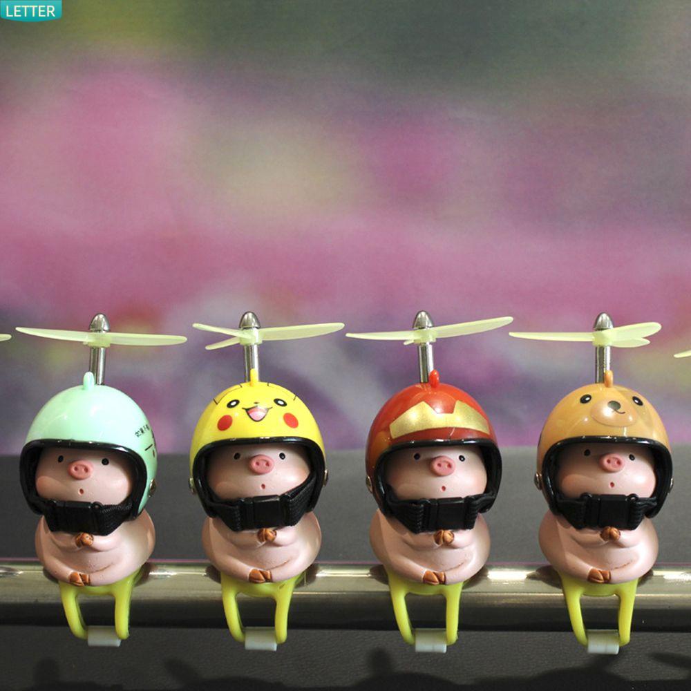 Đồ trang trí heo đội mũ bảo hiểm dễ thương trang trí xe phong cách thể thao