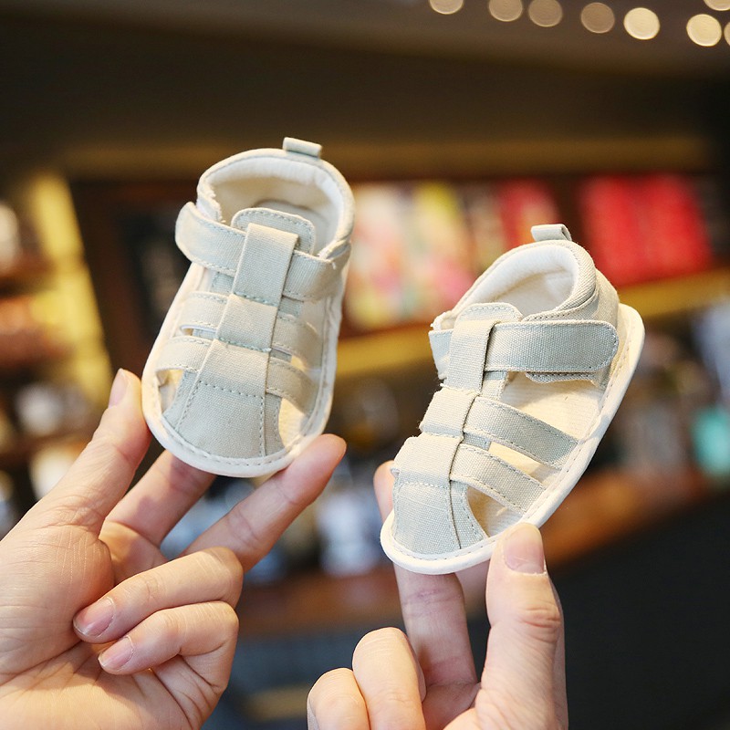Giày sandal chống trượt cho bé yêu