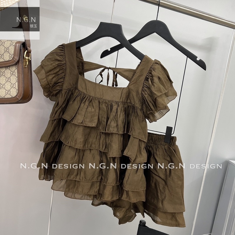 Set áo bèo tầng cổ vuông