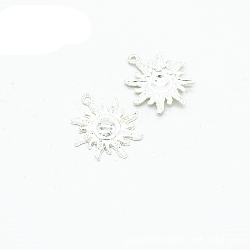 15pcs Retro style Lovely Sun Tibetan Charms Pendant 28 * 25mm
