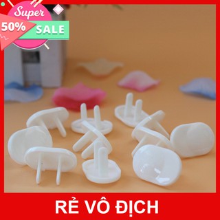 Nút nhựa 2 chấu che ổ cắm điện