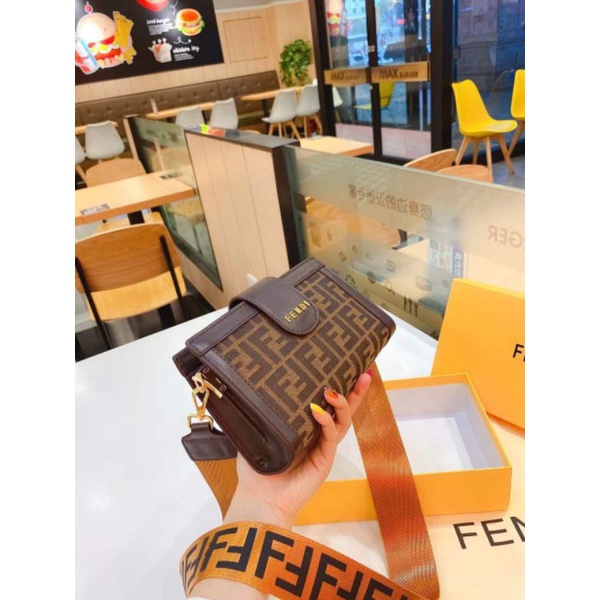 Túi chéo nữ F.D nắp sz22cm có khóa kéo miệng kín đáo kèm 2 quai đeo fullbox