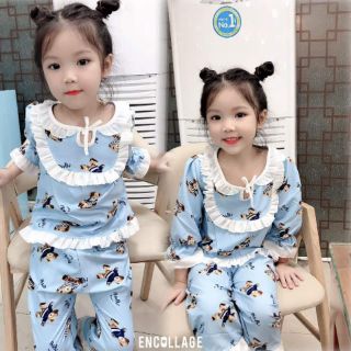 Khả hân......