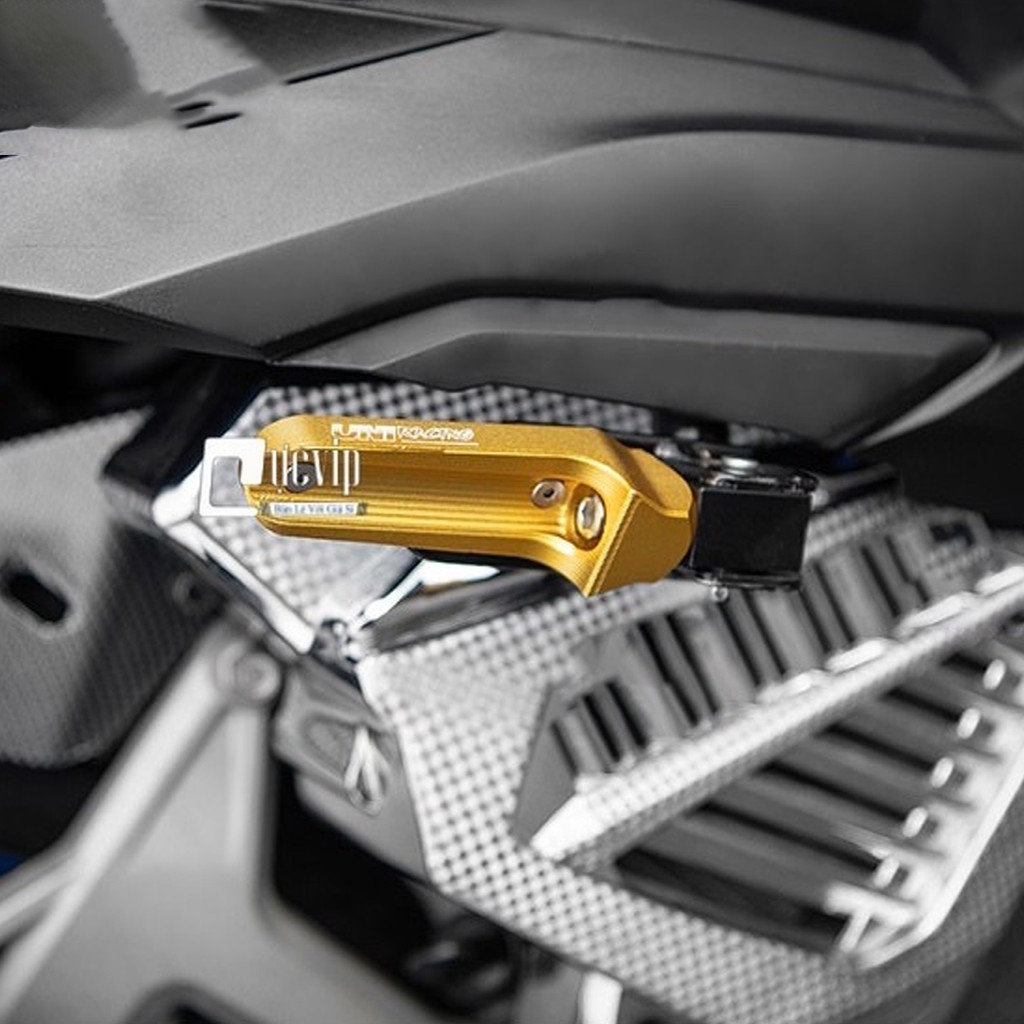 Gác chân sau nhôm gắn mọi loại xe UNI.