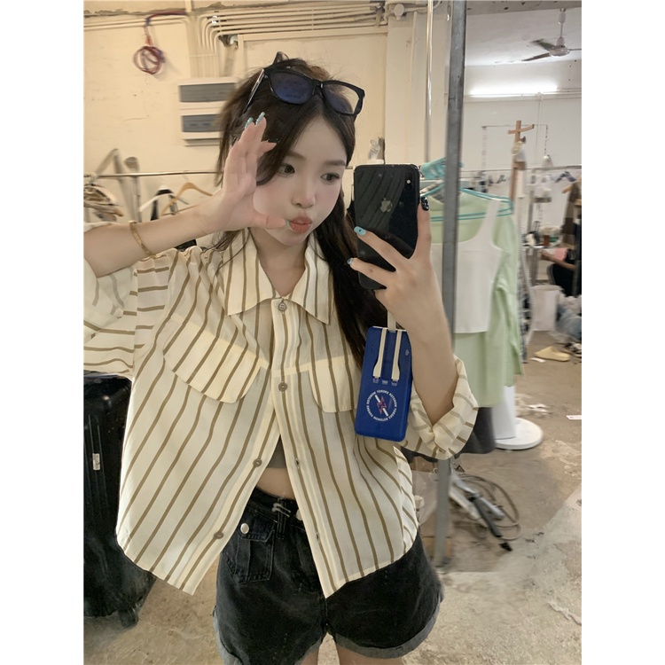 Áo Sơ Mi Nữ Dài Tay Cổ Bẻ Form Rộng Họa Tiết Sọc Dọc Thời Trang