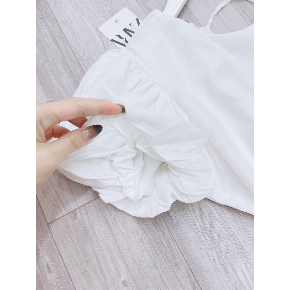 Đầm maxi hở lưng tay bồng màu trắng