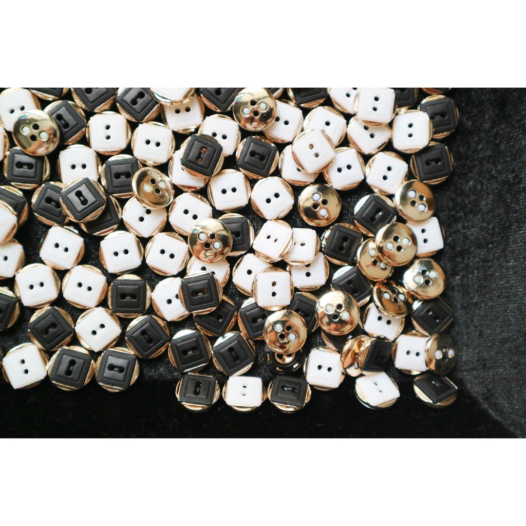 10 NÚT ÁO 2 LỖ KHÔNG CHÂN