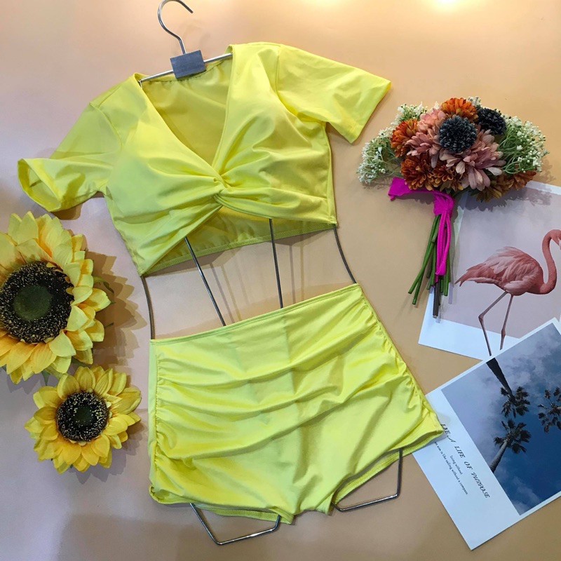 bikini hai mảnh áo croptop cộc tay sẵn mút nâng ngực quần đùi nhún che bụng | BigBuy360 - bigbuy360.vn