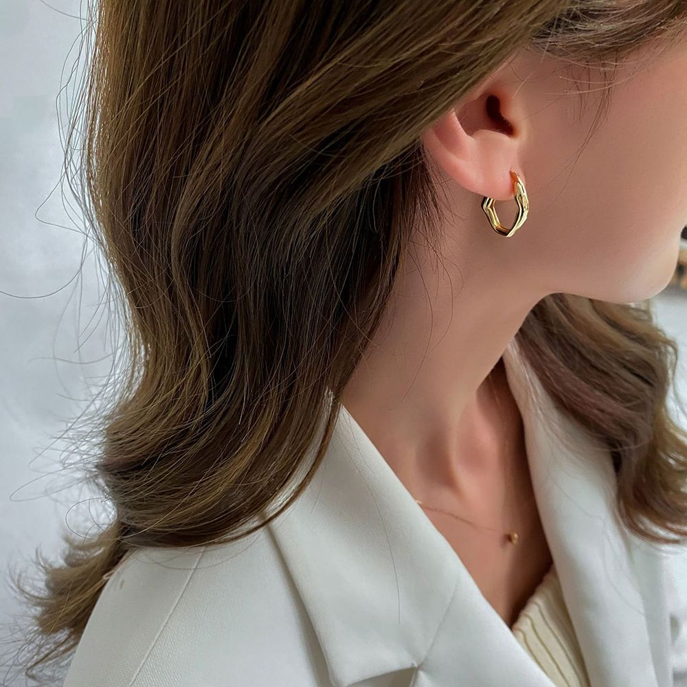 Khuyên Tai Hình Chữ U Bằng Đồng Nhiều Màu Sắc Thời Trang Cho Nữ