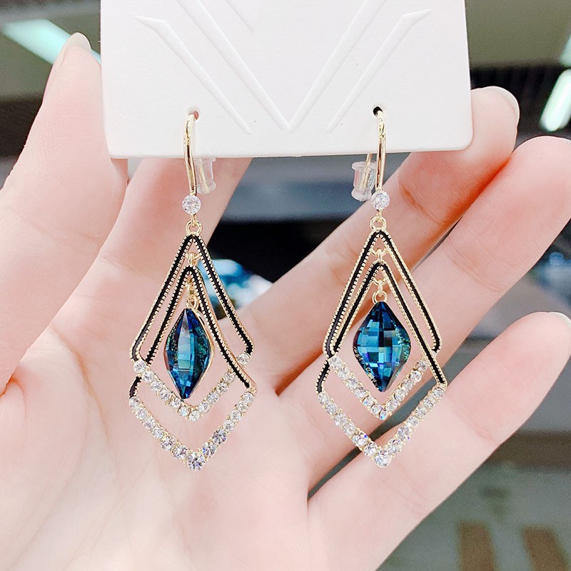 Bông tai, Khuyên tai dáng dài phong cách thời trang Hàn Quốc nữ tính nhiều mẫu lựa chọn