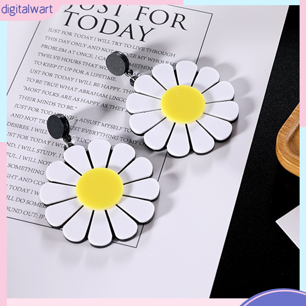 Đôi Khuyên Tai Dài Hình Hoa Cúc Acrylic Thời Trang Cho Nữ