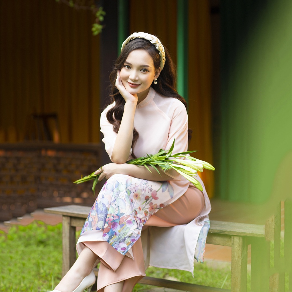 ICHIC - Áo Dài Cách Tân Hương Xuân Be Thiết Kế Tơ Cao Cấp