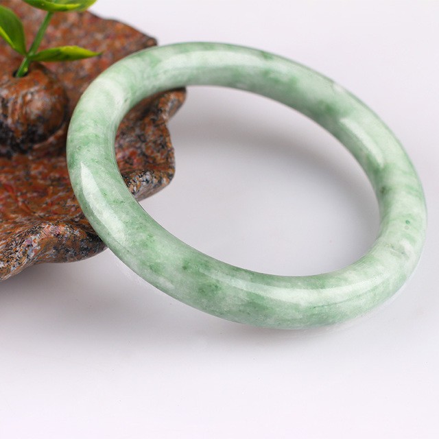 Vòng tay ngọc bích màu xanh lá tự nhiên 53-71mm