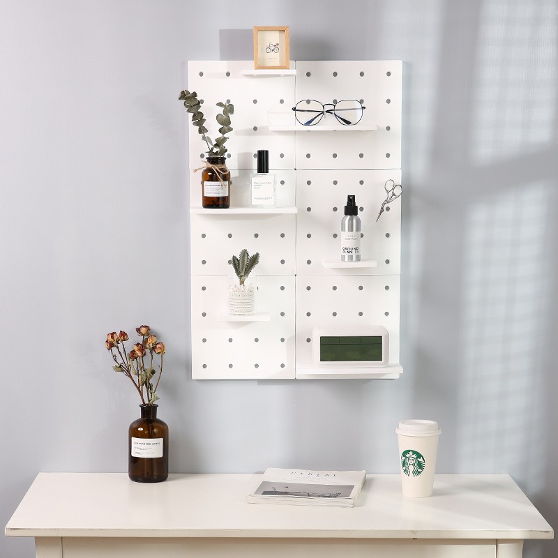 Bảng Pegboard dùng để treo dụng cụ và trang trí tường