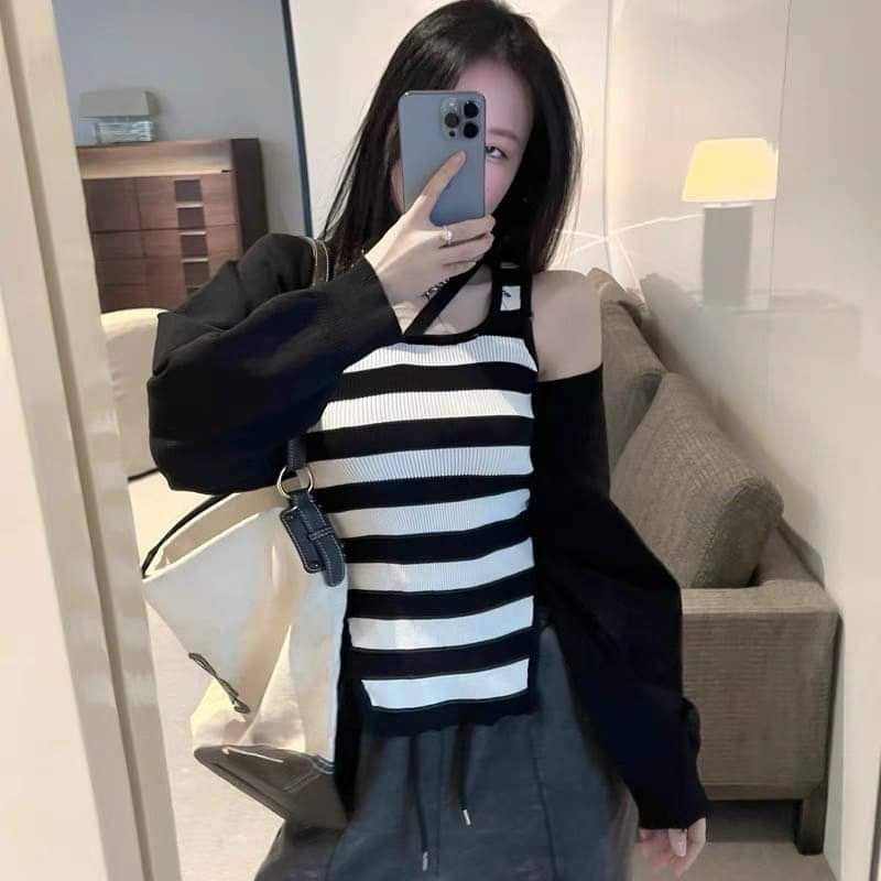 Sét áo len kẻ lệch vai mix áo khoác mỏng hàng QC