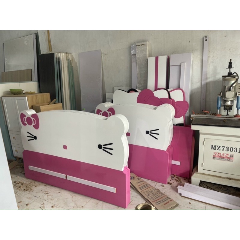 Giường helokitty