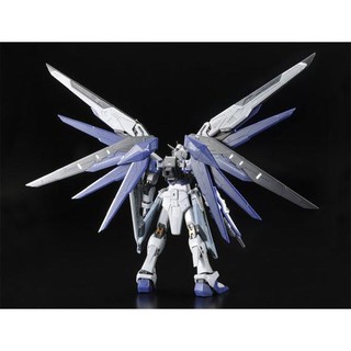 Mô hình lắp ráp RG 1/144 Freedom Gundam Deactive Mode