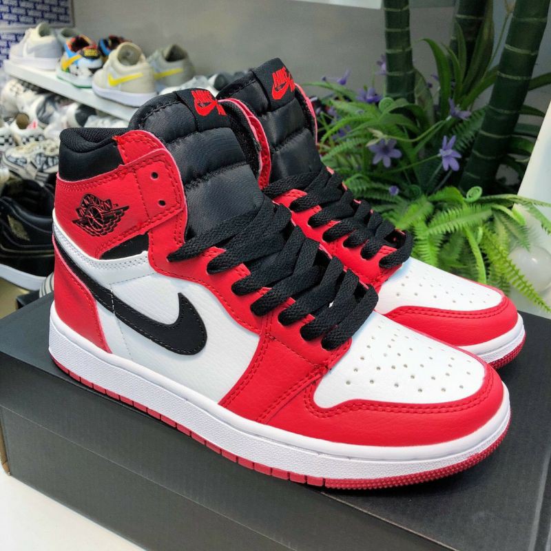 [ Hàng Sẵn + Ảnh Thật ] Giày Thể Thao Sneaker jordan 1 chicago Đen Trắng Cao | BigBuy360 - bigbuy360.vn