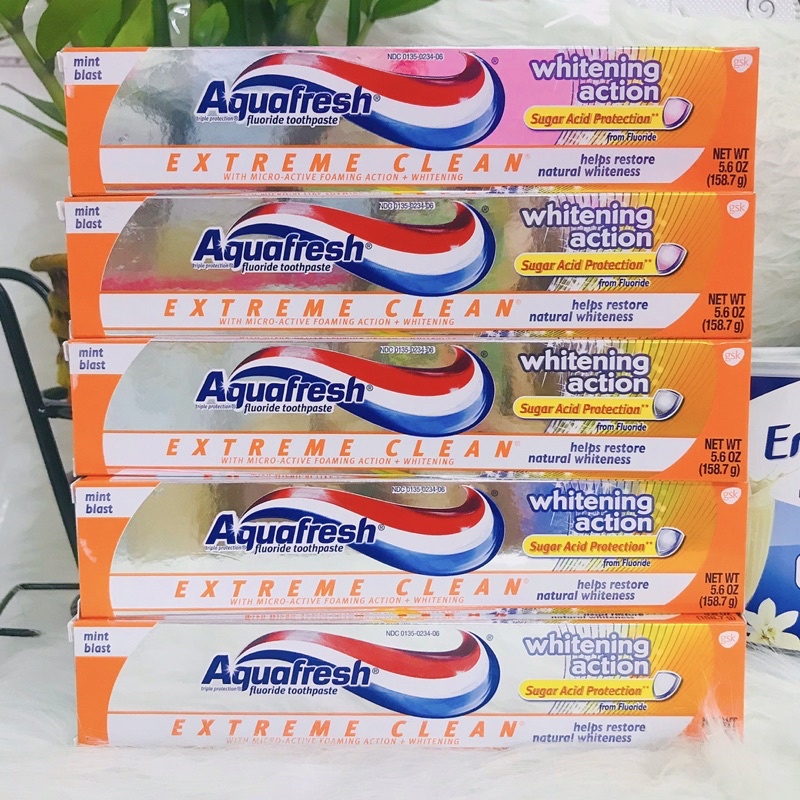 Kem Đánh Răng Aquafresh Extreme Clean Whitening Action - 158.7g