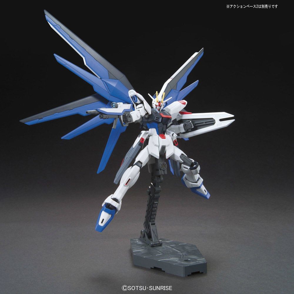 Mô Hình Lắp Ráp Gundam HG CE Freedom Revive